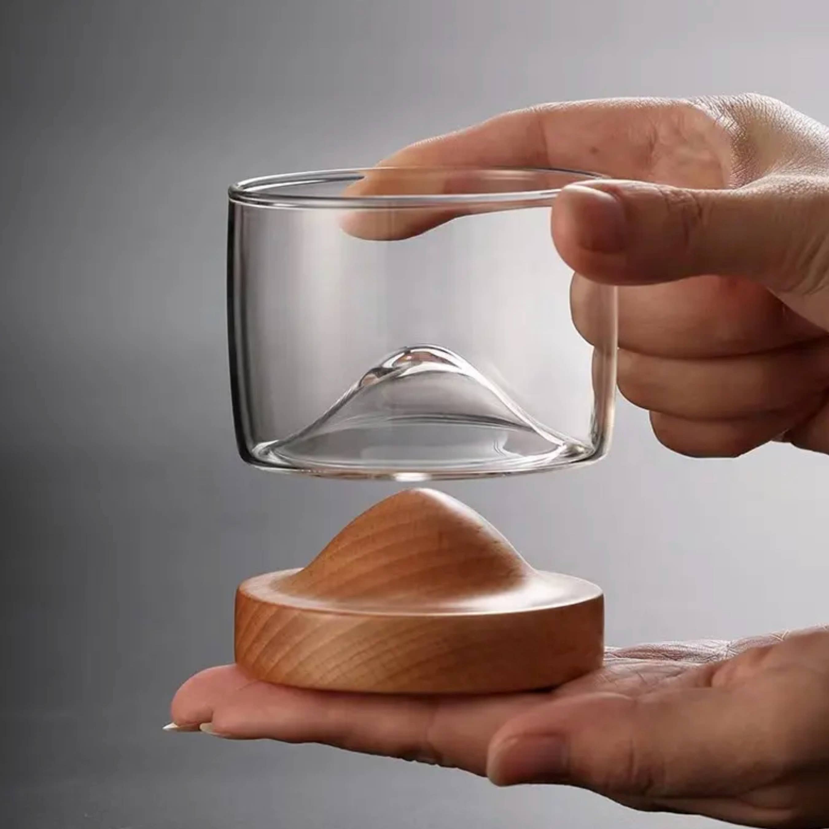 Beer Drinking Accessories - Wholesale Cocktail/likeur glas - Aangepast whiskyglas met houten onderzetter / Bergglas1