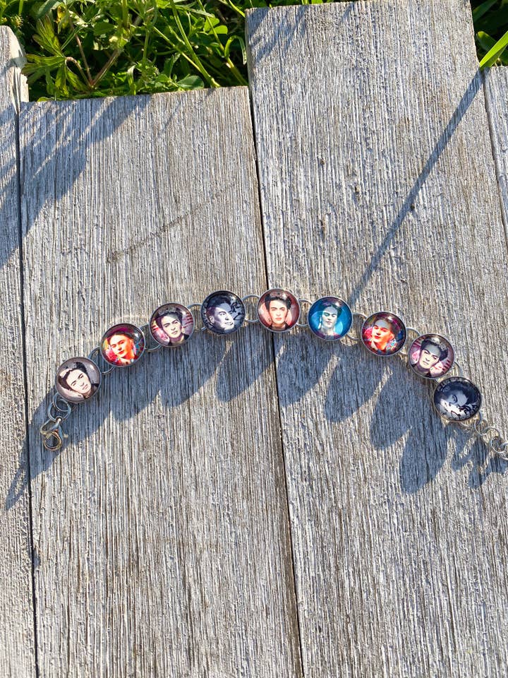 Bracelet à lunette Frida Kahlo pour la vente par Made Brite Creations