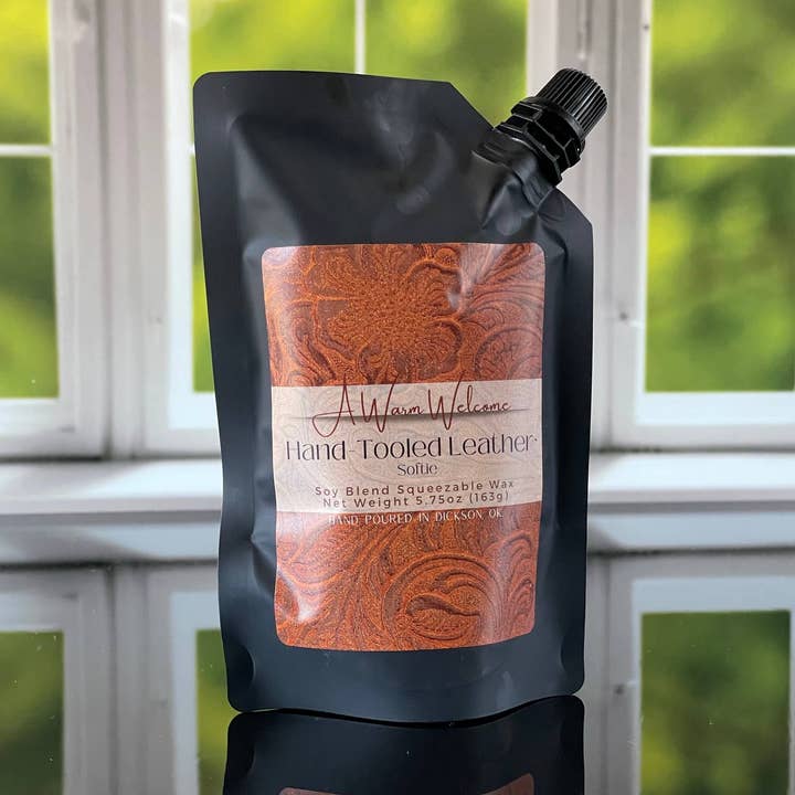 Håndklædt lædersoftie | Squeeze Wax Melt for engroshandel hos Heavenly Scents