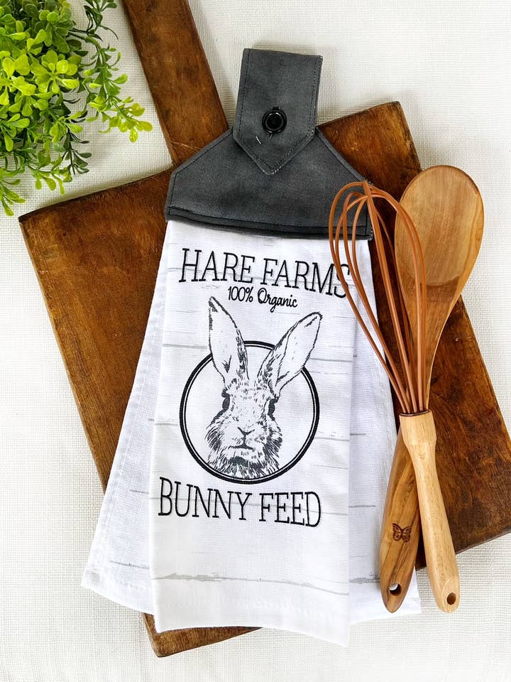 Torchon de cuisine à boutons pour four - Easter Bunny Feed pour la vente par Lavishly Vintage