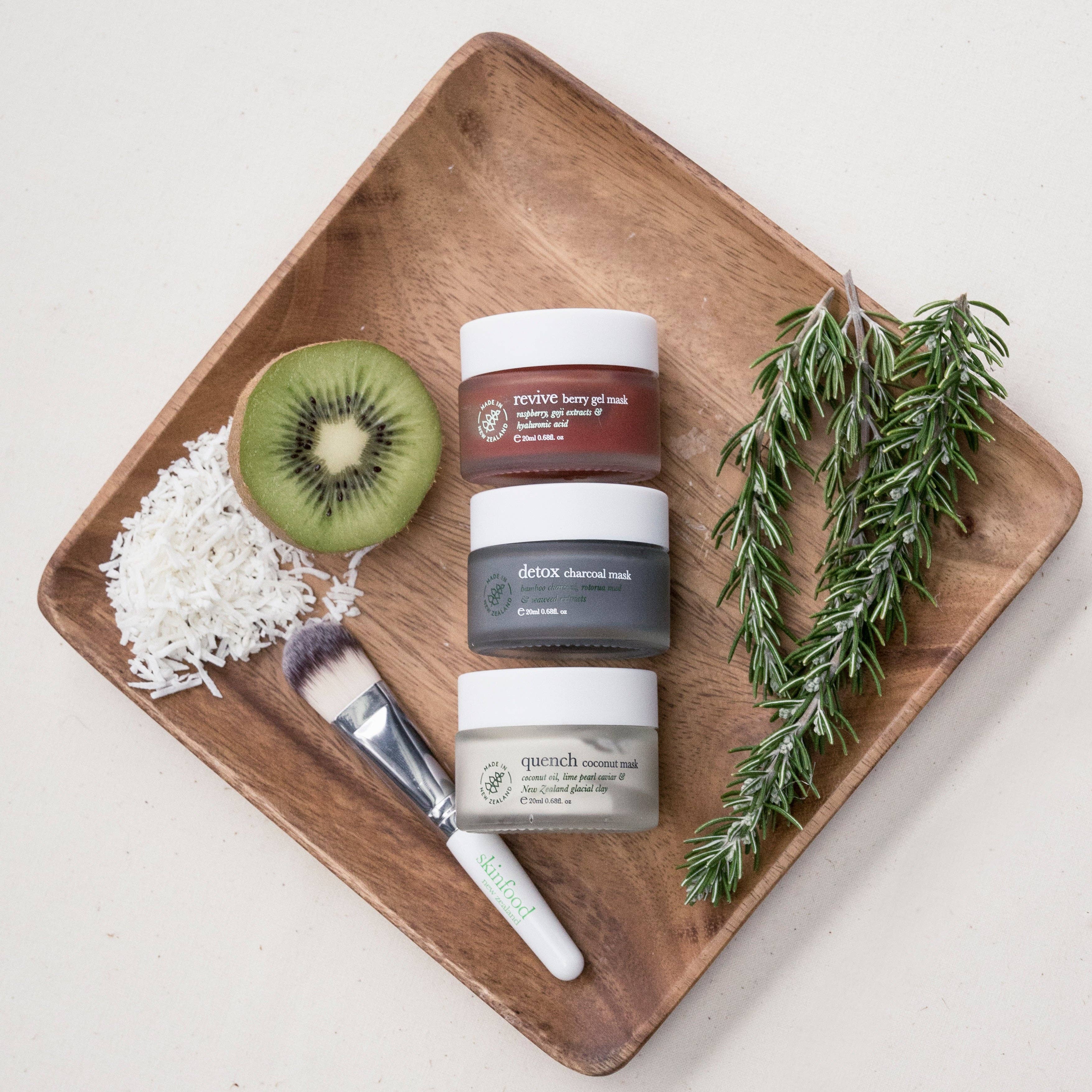 SkinfoodNZ – wholesale Ansiktsmasker – Detox Trio med flera masker - Komplett set med 3 ansiktsmasker och applikationsborste2