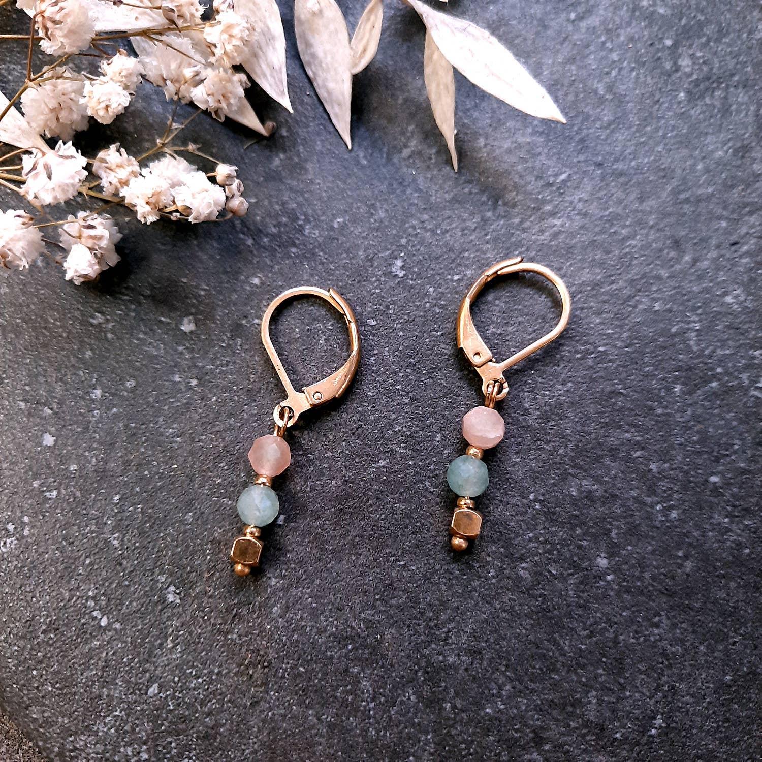 Ni une ni deux - Wholesale Dangle Earrings - Boucles d'oreilles pierres TALISMAN Rose et vert lagon1