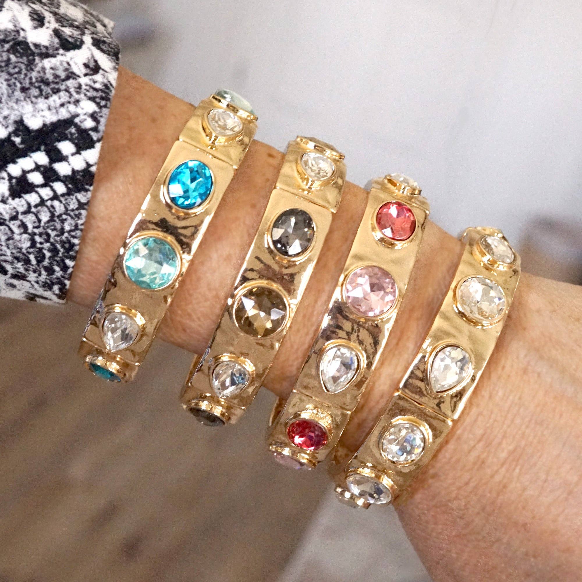 PennyLine inc - Wholesale Bangle Bracelet - Sparkly Crystal Stretch Bangles – Gold Tone with Color Options20