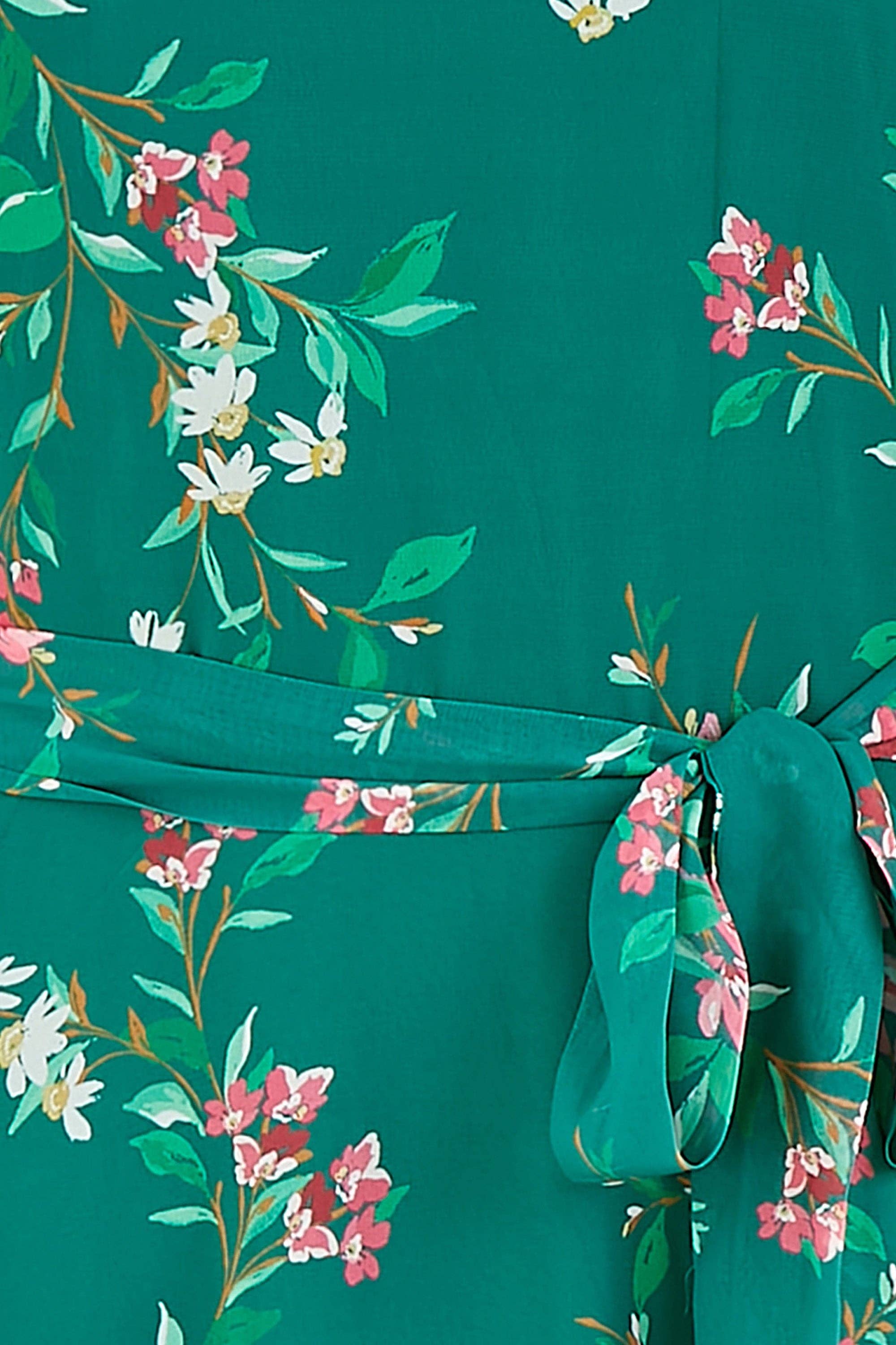 Yumi Green Daisy Print Skater Dress for wholesale on Faire4