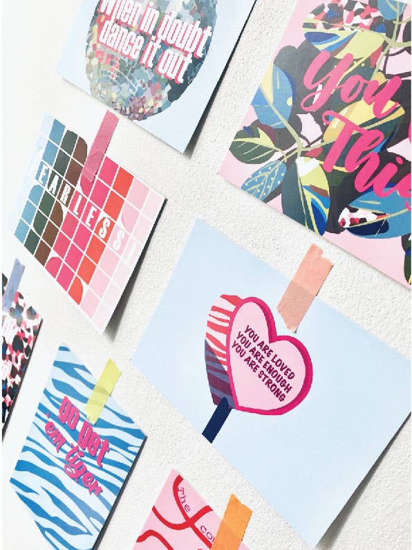 A6 pakke med 8 opmuntring postkort. for engroshandel hos LAURA NILES DESIGN