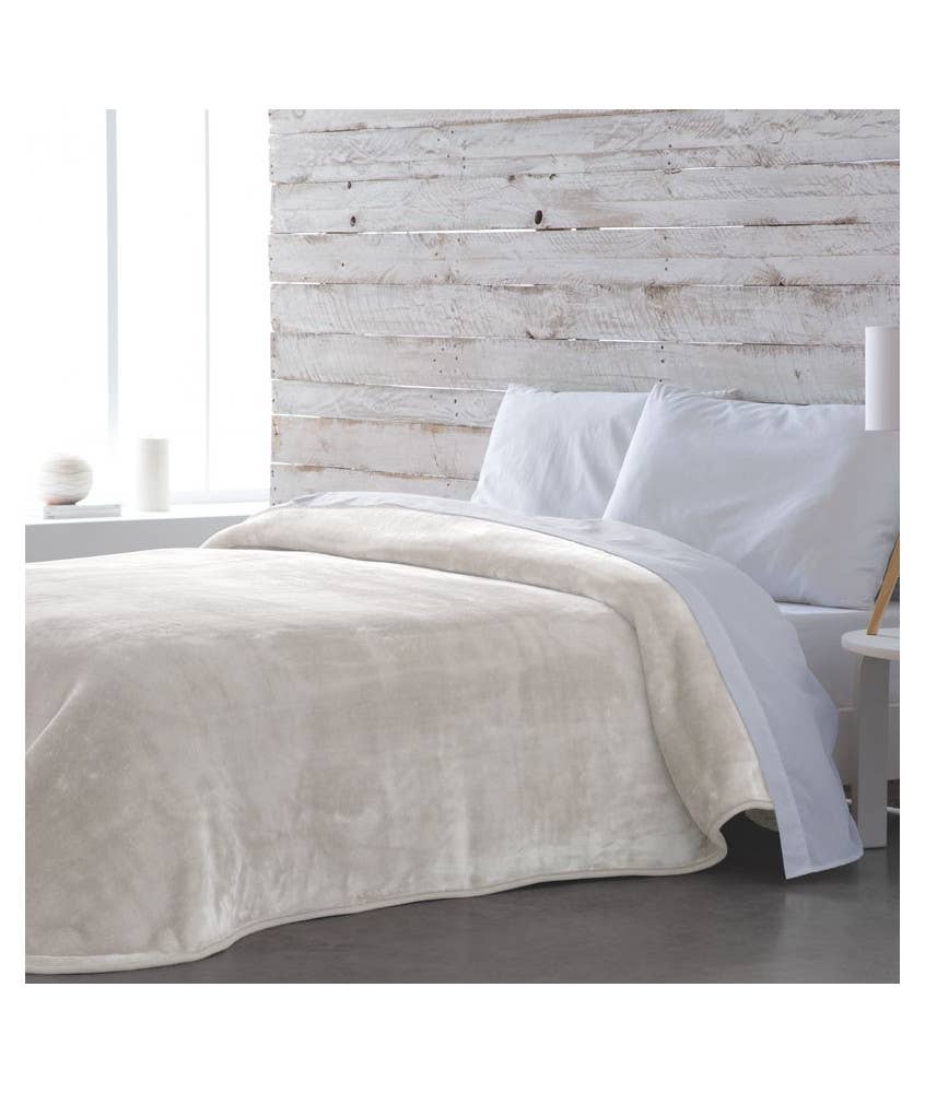 Barceló Hogar - Wholesale Throw Blanket - “Basic” Bed Blanket4