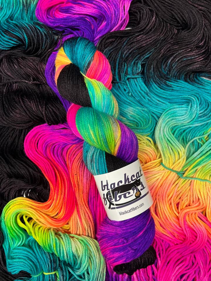 Polyvalence Éphémère pour la vente par Black Cat Fibers