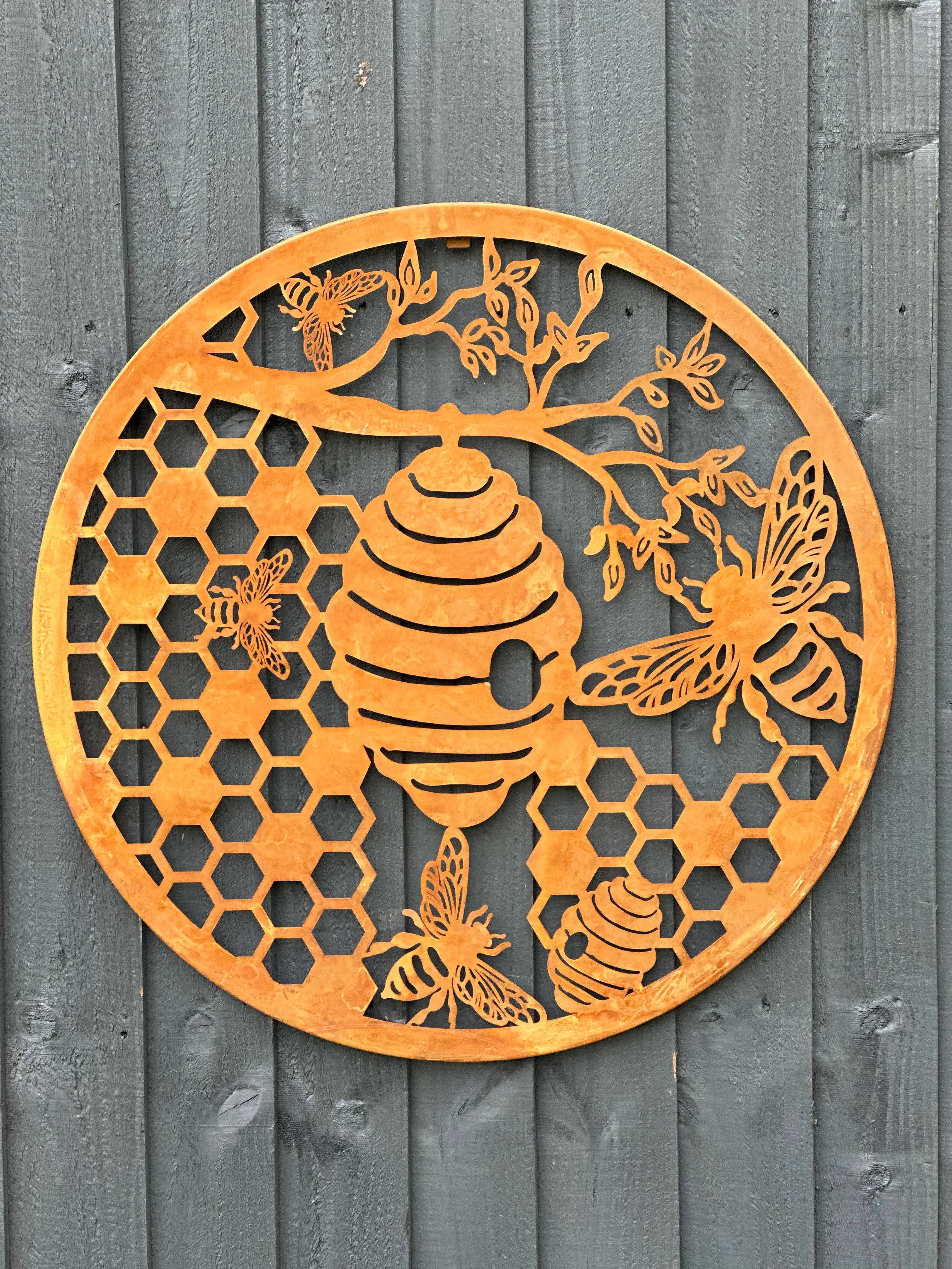Marissa's Gifts – Arte de parede dimensional/3D por atacado – Placa de parede enferrujada de 60cm artesanal de abelhas e favo de mel Placa de parede de árvore, pátina enferrujada, arte de parede de jardim0