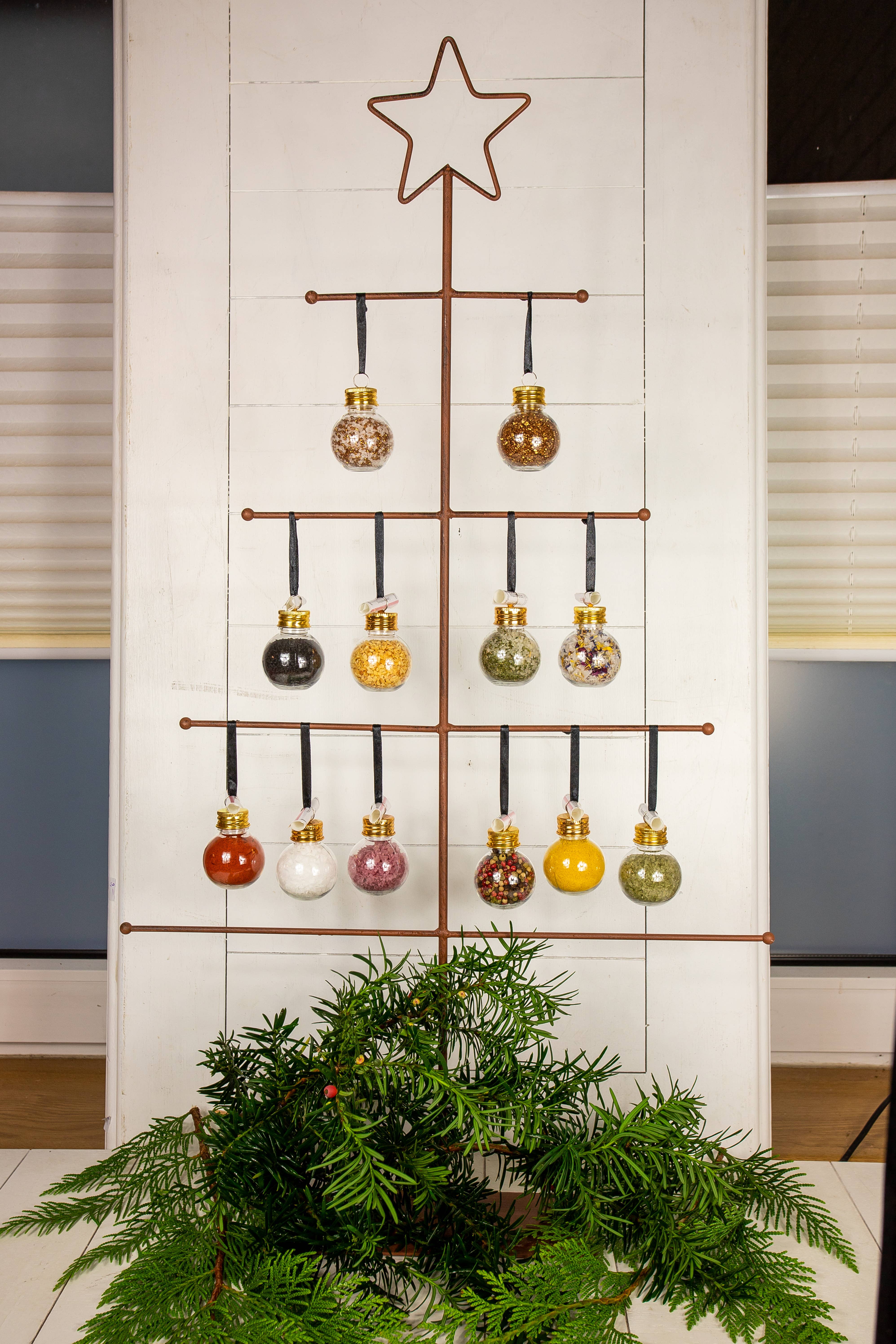 Salzwerk Berlin - Wholesale Pepper Mill - Ball of Mixed Pepper1