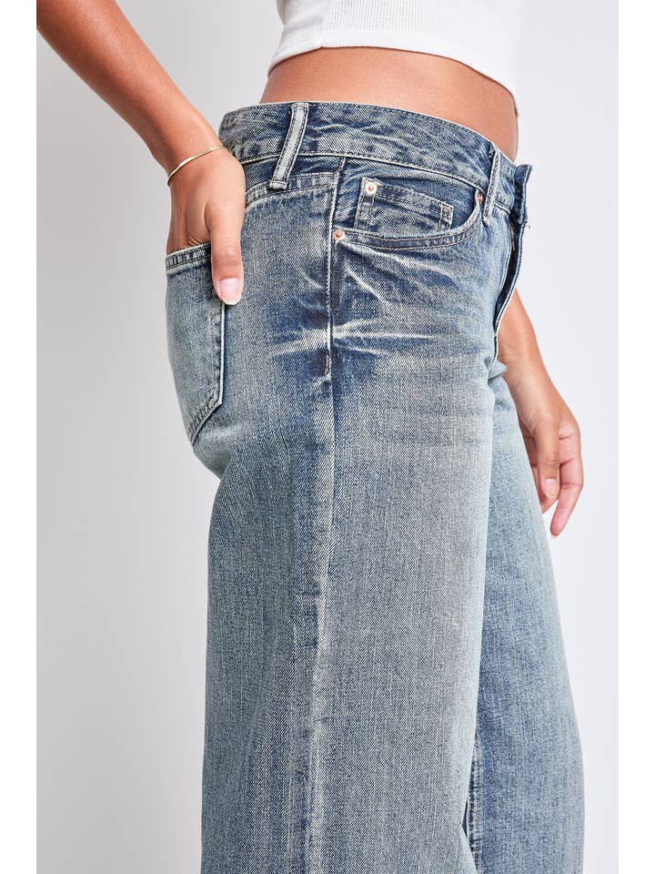 Tinted Medium Wash Low Rise Wide Leg Rigid Jeans for wholesale on Faire