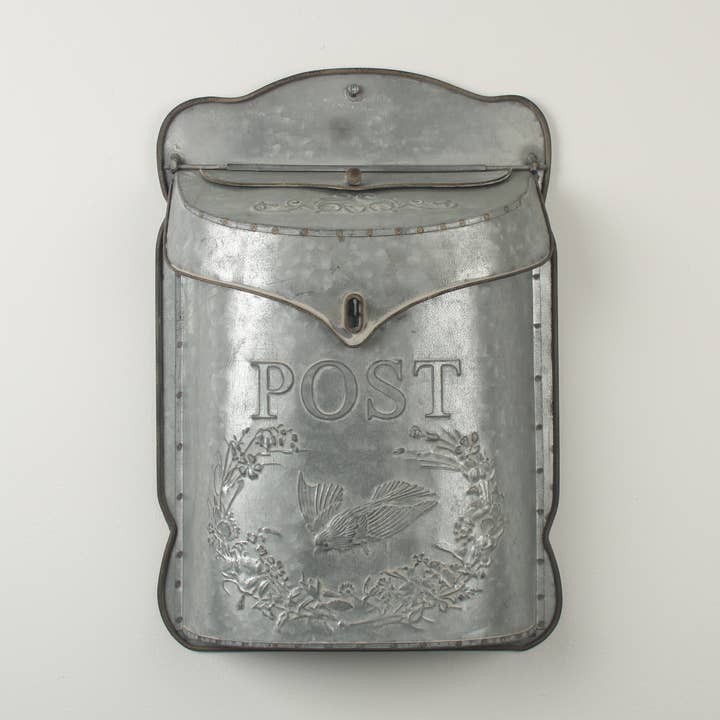 Cassetta postale da parete in metallo zincato con uccello in rilievo per la vendita all'ingrosso da parte di Originals International Ltd