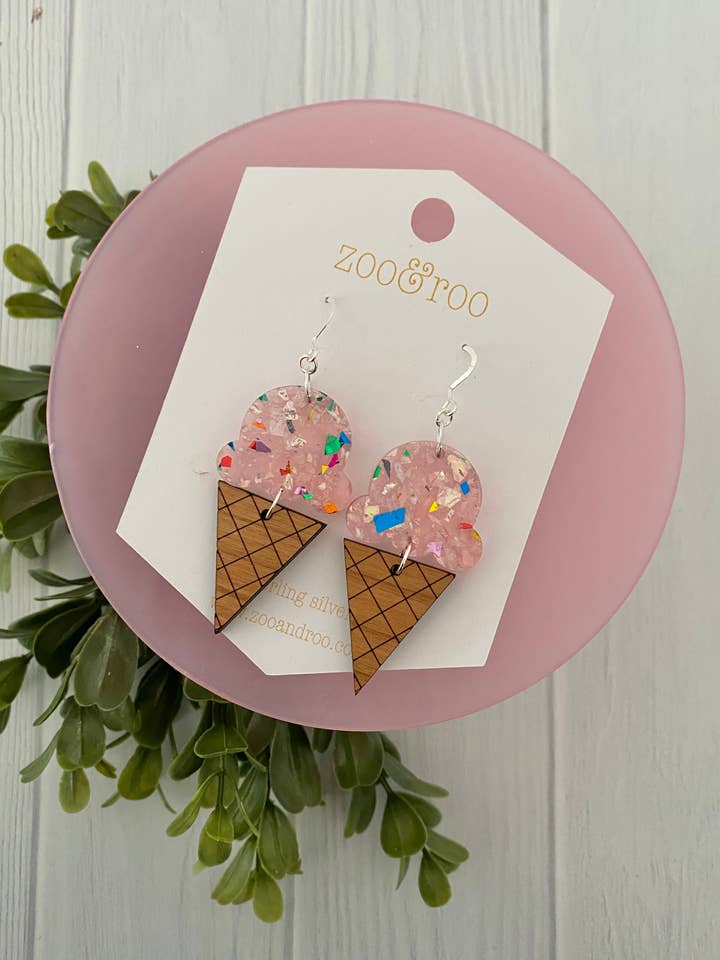Boucles d'oreilles crème glacée - ambiance estivale - éclat de fraise pour la vente par zoo&roo