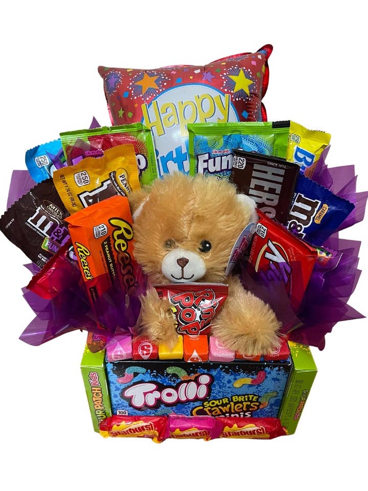 Bouquet de bonbons avec ours et ballon pour la vente par Sumptuous Gifts