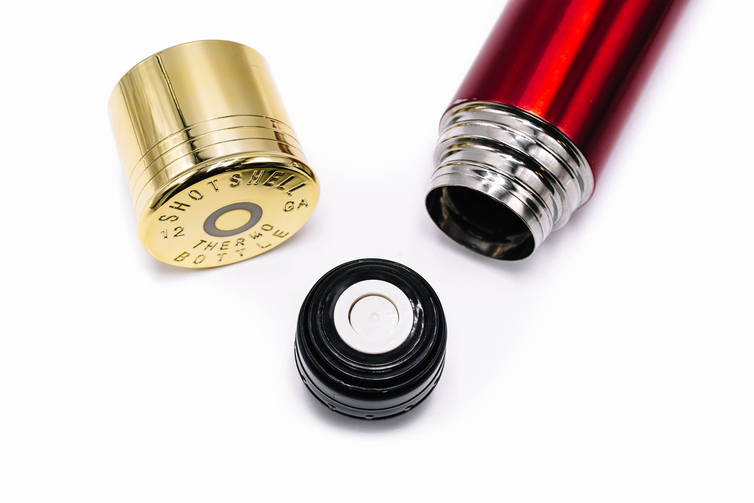 CALIBER GOURMET / CAMPCO – Großhandel Taschenflasche – Thermoflasche in Schrotpatronen-Optik, rot, 1 Liter, 33 cm hoch, isoliert5