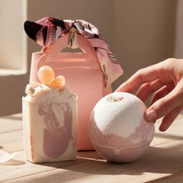 The Stuff I Love - Wholesale Bath & Body Set - Gingerbread Bath Bomb and Soap in a Pink Fabric Handbag Gift Bag, Chic Ladies Gift0