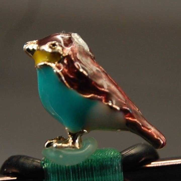 Little Bird Charm for wholesale by Www.eyeglasssesdecorations.com