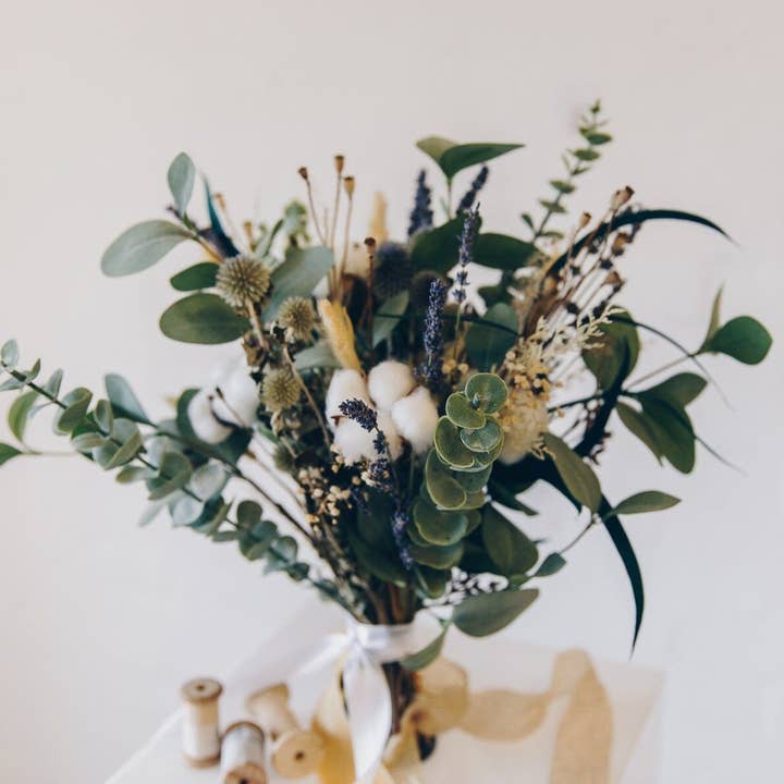 Hidden Botanics - Venta al por mayor Flores artificiales - Ramo de novia con flores secas y artificiales, verde oscuro y blanco, número 25