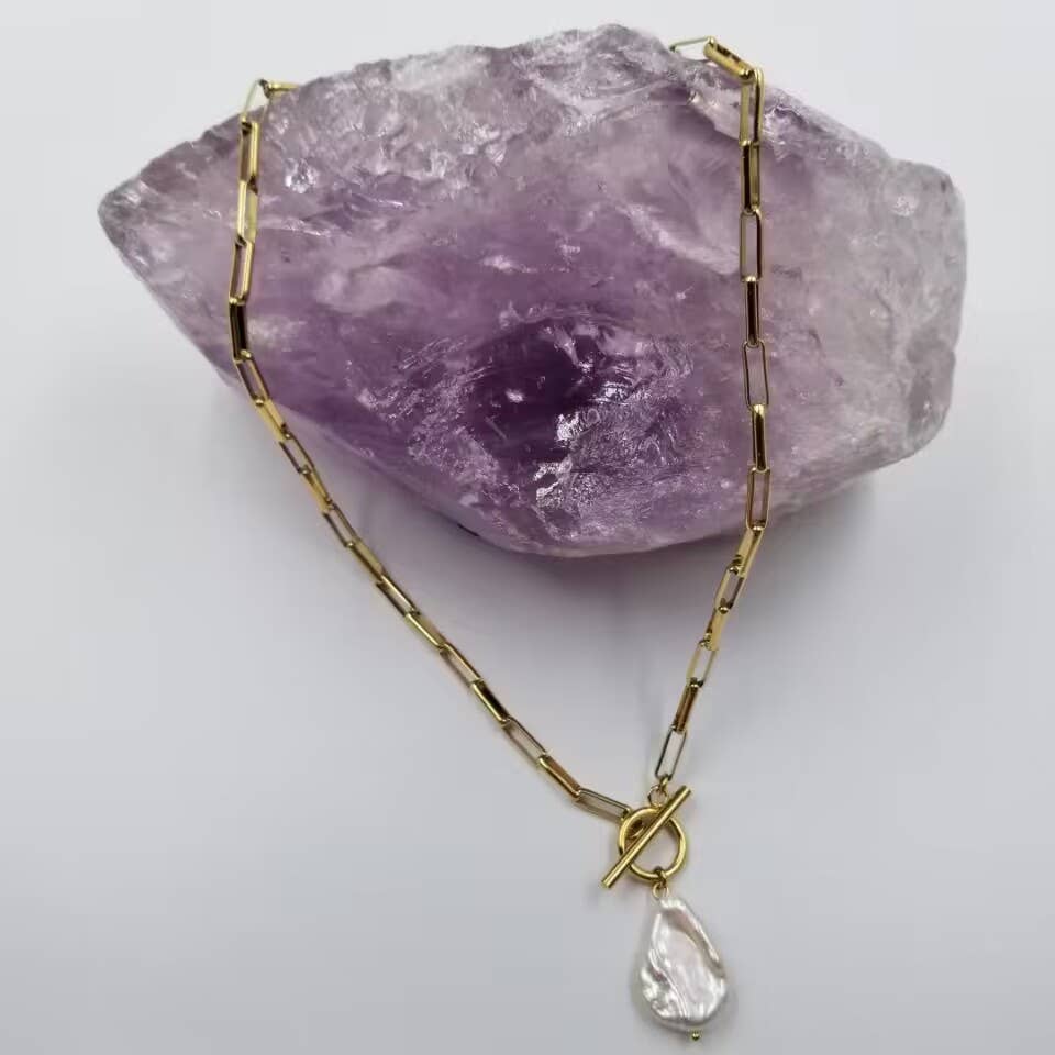 magnolia jewelry – wholesale Pendant/charm necklace – Gold Paperclip Baroque Pearl Necklace1