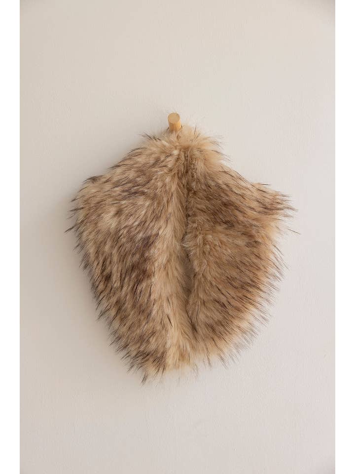 Bruna - Wholesale Fur/Faux Fur Coat - Women's - Leah Beige Stole · L'Avenue ·3