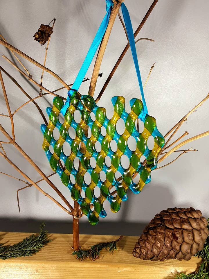 Suncatcher a forma di cuore in vetro reticolare #3 per la vendita all'ingrosso da parte di Glasstopia