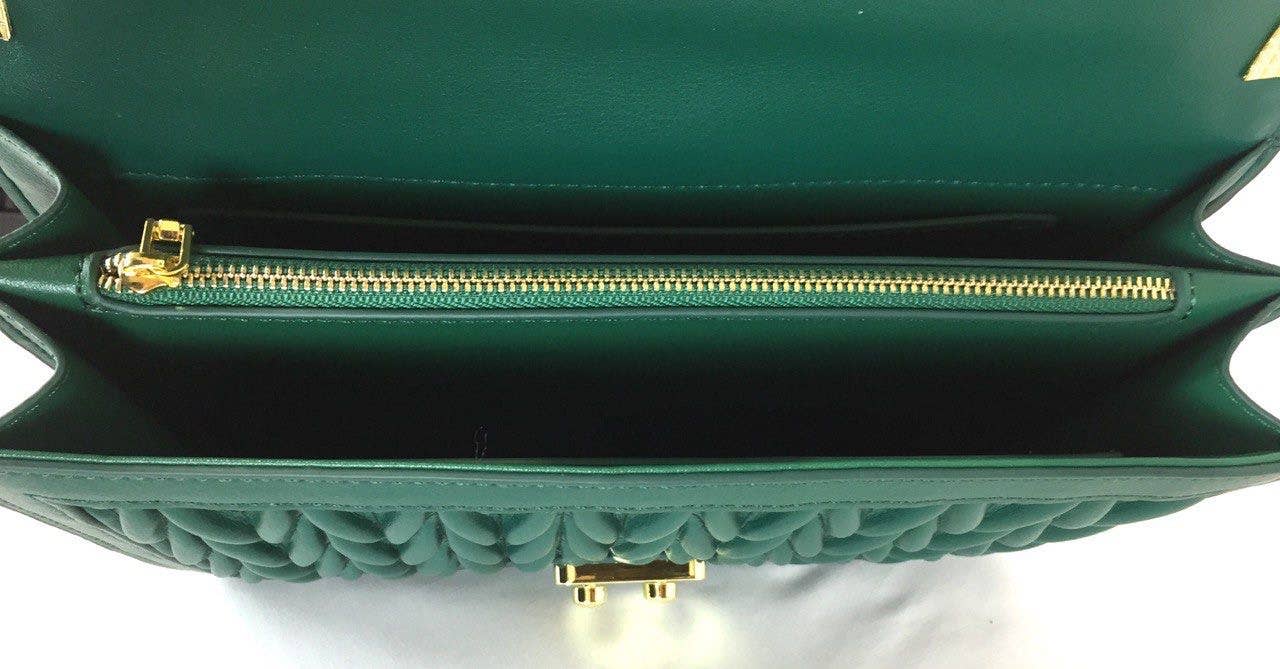 JIJOU CAPRI – Engroshandel Crossbodytaske - Dame – Italiensk læder quiltet lænket crossbodytaske JIJOU CAPRI1