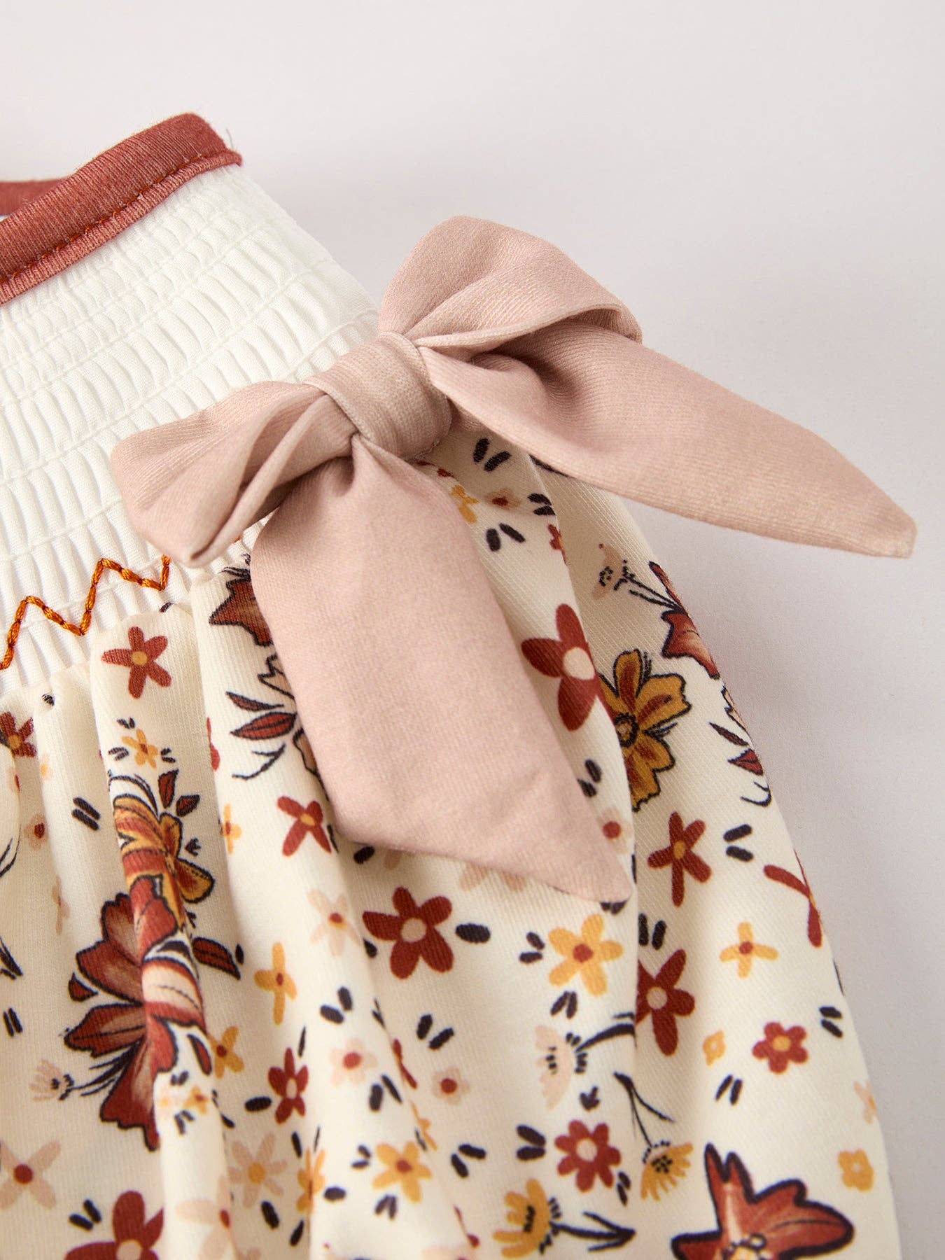 Rylee Faith Designs - Vendita all'ingrosso Vestito - Bambini - Vestito da battesimo per bambina con fiori colorati e smock da chiesa vescovile.3