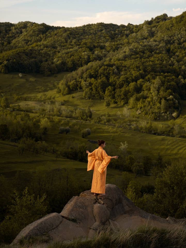 Shizuka Natural Silk Kimono för wholesale av OH KIMONO