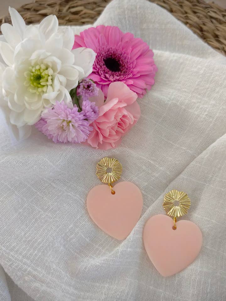 Acrylic heart earrings Peach for wholesale by Les Noeuds de Maman