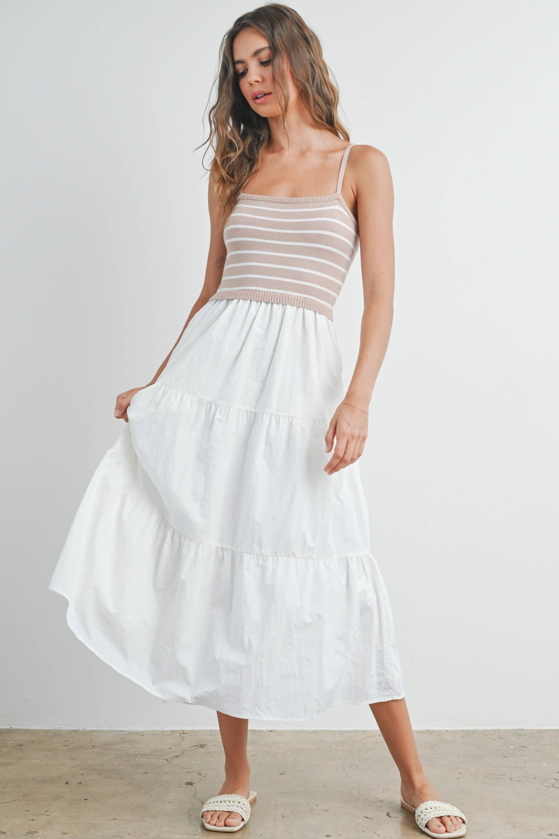 BUTTERMELON – wholesale Klänning - Dam – Randig stickad topp, flerlagers maxiklänning - BMD77408