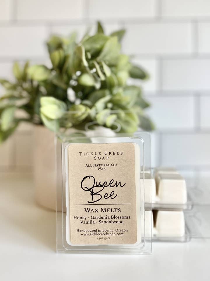 Queen Bee Wax smelt voor wholesale door Tickle Creek Soap