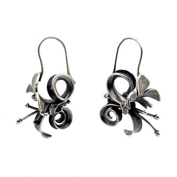 Boucles d'oreilles Crépuscule en Fleurs #313 pour la vente par Pattie Parkhurst Jewelry
