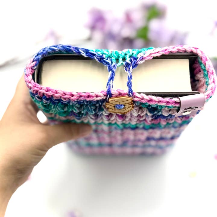 Cuddle Me Close Crochet - Wholesale Book Cover - Day Dreamery Medium Booksleeve1