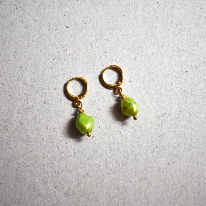 Boucles d'oreilles en perles d'eau douce vertes | par Ifemi Jewels pour la vente par Ifemi Jewels