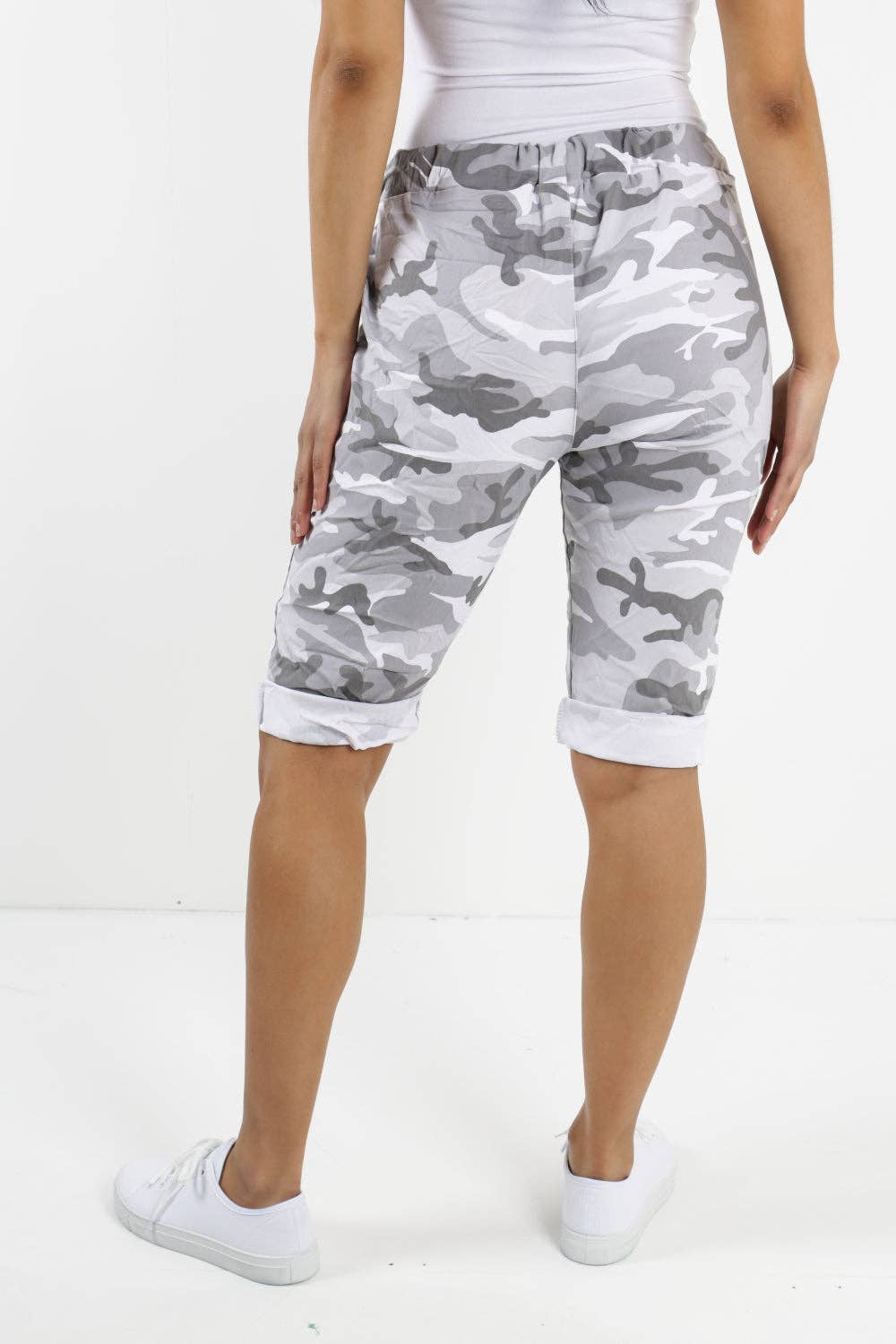 Miss Bold – wholesale Shorts – Women’s – Italian Camouflage Magic Chino Shorts131