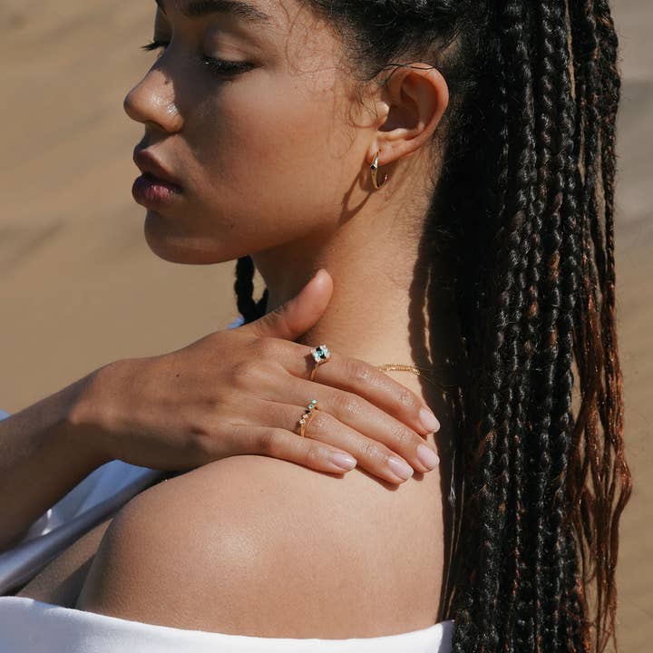 Studio Grun - Vente Bague avec plusieurs pierres - Bague Cobble en arc-en-ciel et or5