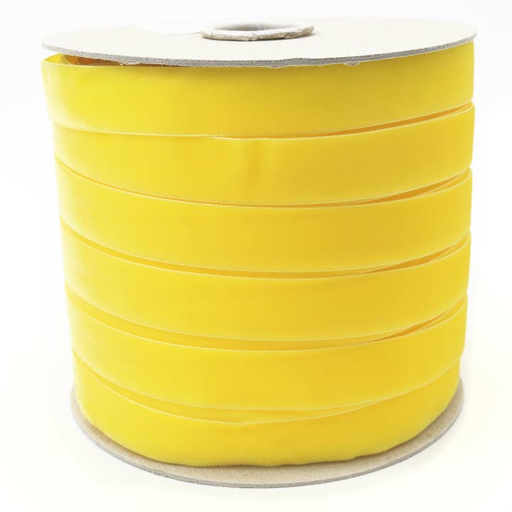Ruban de velours suisse jaune pour la vente par Such Good Supply