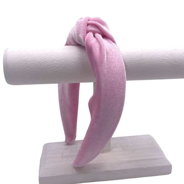 Serre-tête rigide en velours rose pour la vente par The Happy Headband Co
