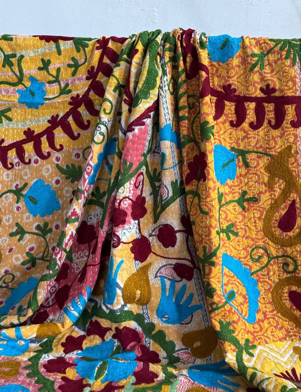 GYPSY STUDIO - Wholesale Quilt - Vintage Patchwork Kantha Quilt Suzani Wall Hanging Tapestry1