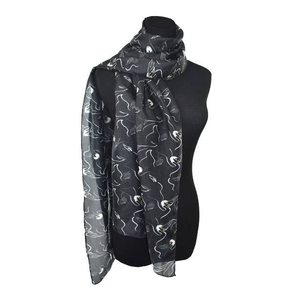 Foulard en soie cygne trompettiste pour la vente par Dupatta Designs