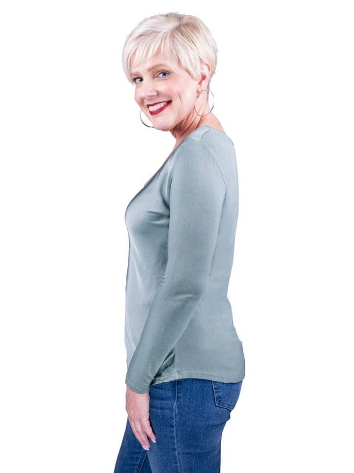 TINA Stephens Italy/Tees By Tina - Wholesale T-Shirt - Women's - Everly Viscose Sheen Top (BLS137)17