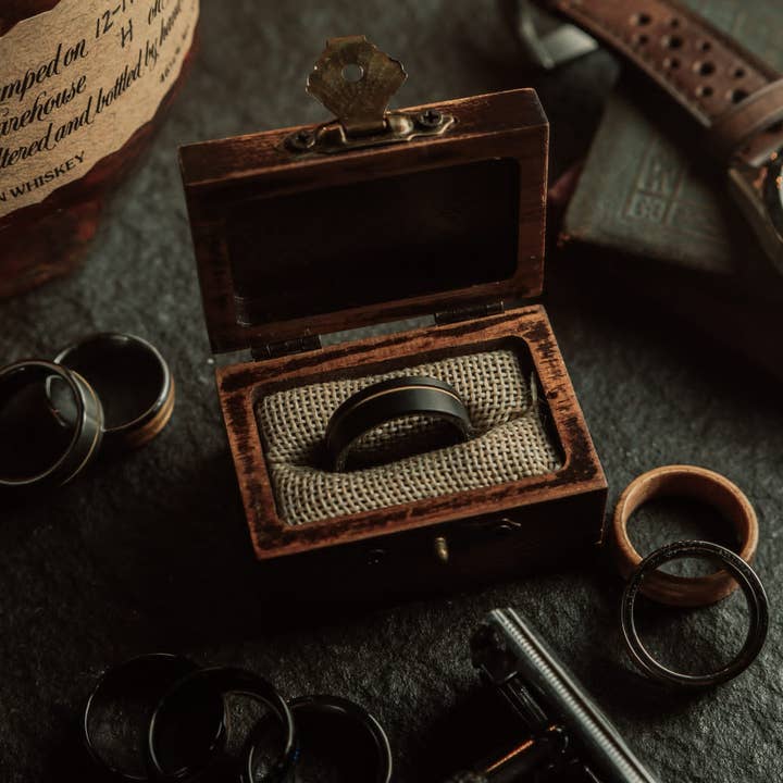 Vintage Gentlemen - Wholesale Jewelry Box/Organizer - Koa Wood Ring Box