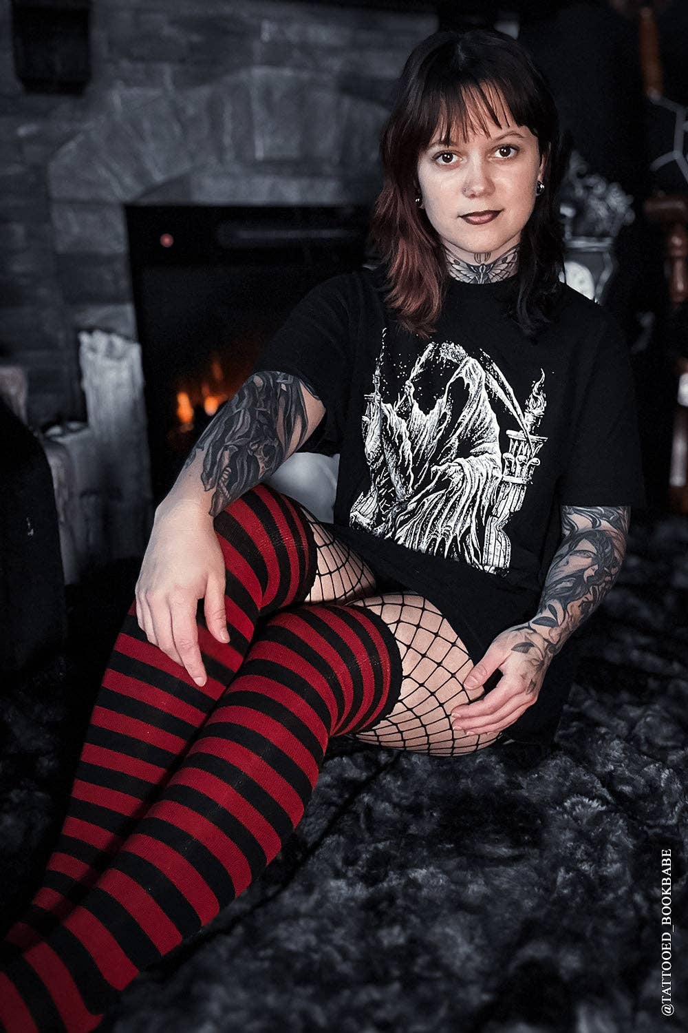 vampirefreaks - Wholesale Socks - Women's - Fishnet Garter Thigh High Socks [Black/Red]0