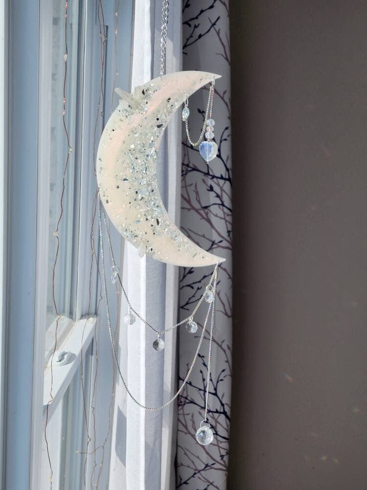 Grey Stone boutique - Wholesale Suncatcher - Pearl Moon Quartz Crystal Suncatcher: Rainbow Room Decor1