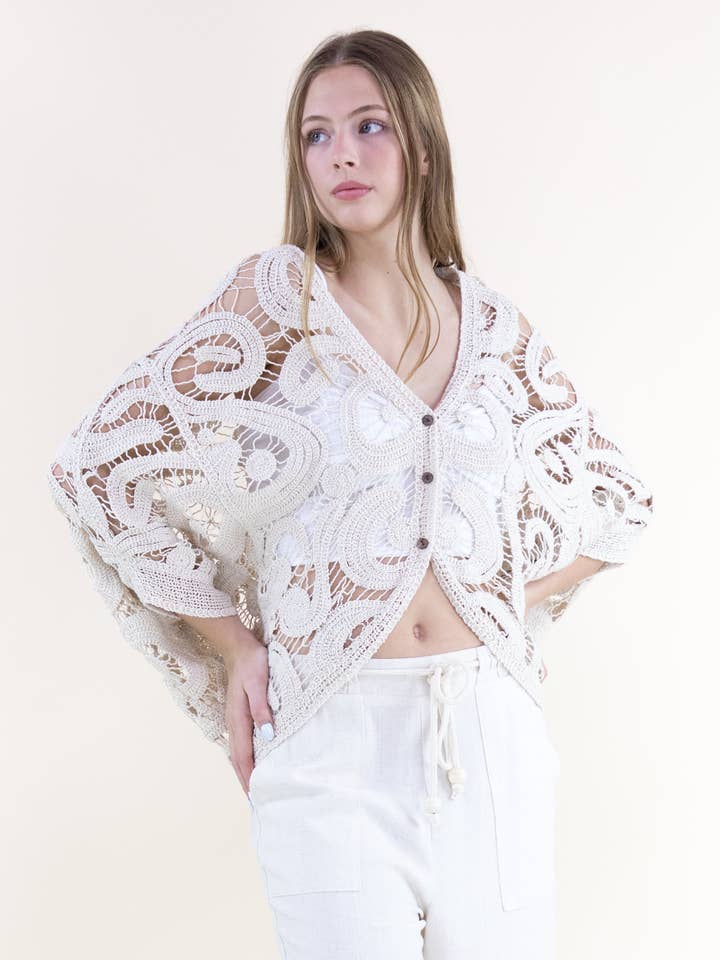 Cardigan à manches chauve-souris en crochet à points ouverts en coton. pour la vente par Original USA