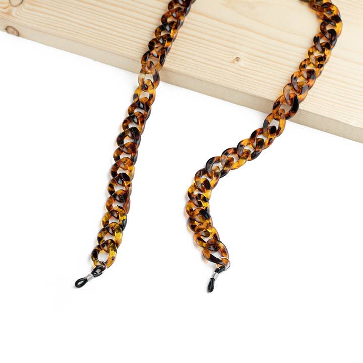 Urtile glasses chains for wholesale by Minue Opticians