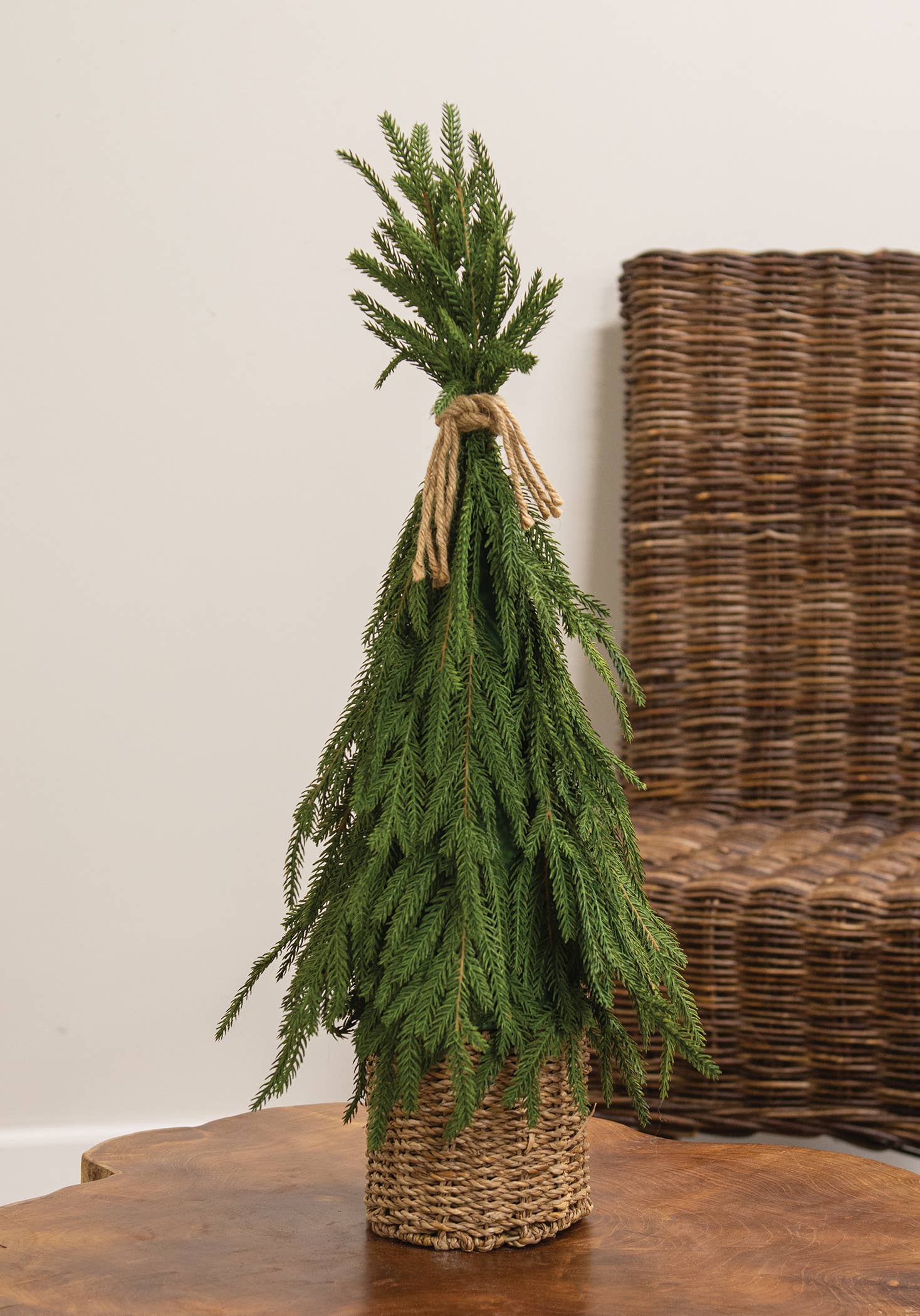 Saybrook Lane - Vente Sapin de Noël artificiel - Pin autrichien à toucher doux tombant dans un panier - 31"1