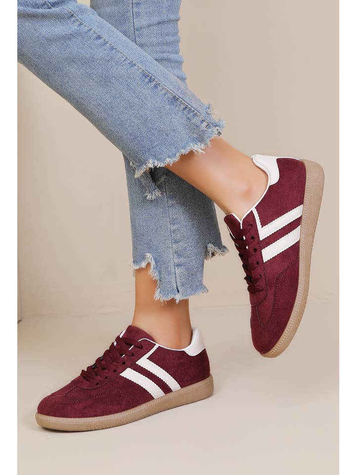 Joia Paris - Wholesale Lifestyle trainers – Women′s - Flat lace-up sneakers with B-6610 stripe4