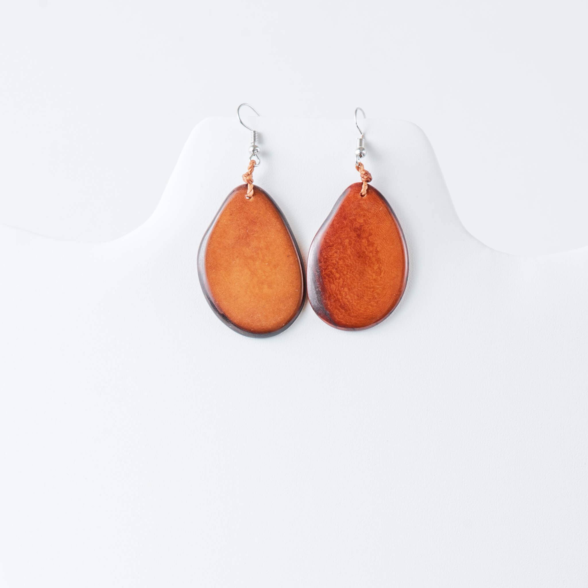 TaguArtsy - Wholesale Hangende/ronde oorbellen - Tagua Slice milieuvriendelijke oorbellen4