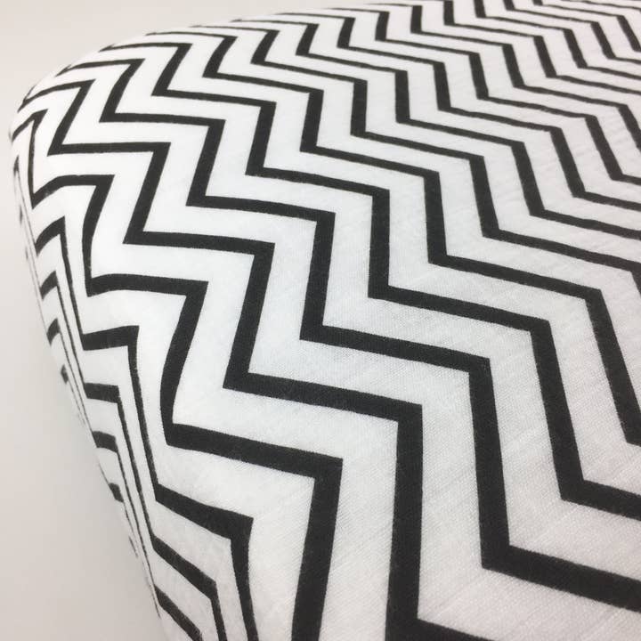 Black Chevron Muslin Crib Sheet for wholesale by Bambino Land