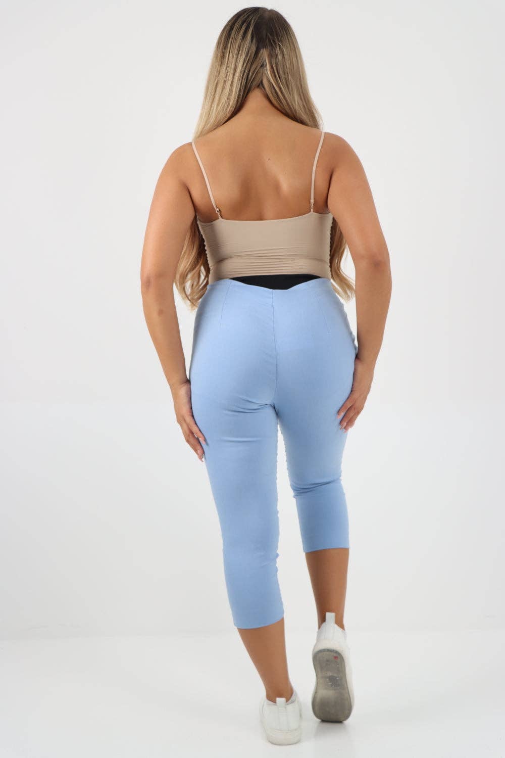 Miss Bold - Vendita all'ingrosso Pantalone - Donna - Pantaloni Capri in tinta unita italiana3